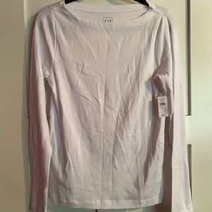 White long sleeve Gap “Modern T” size M NWT